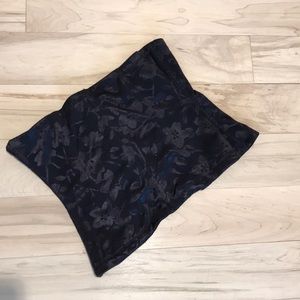 Fredricks of Hollywood Corset Flower Detail M